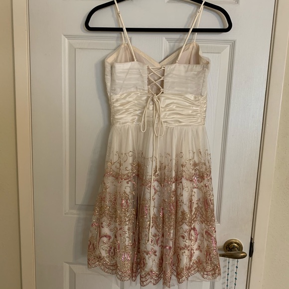 Juniors Whimsical Dress with Sparkle Design - Picture 2 of 8